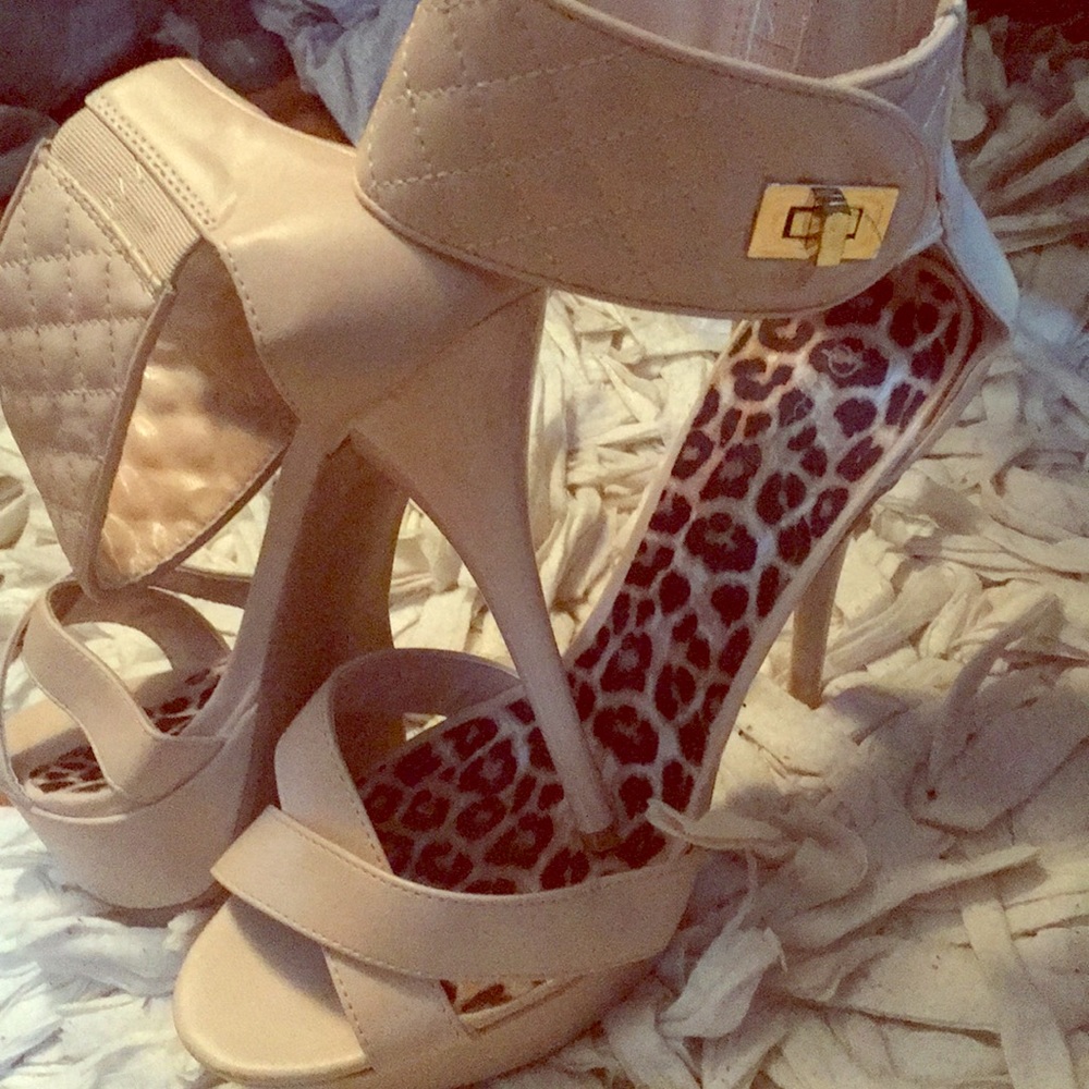 Nude stilettos✨